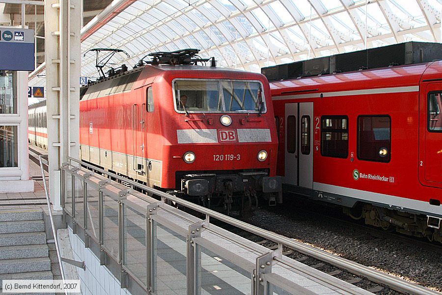 Deutsche Bahn - 120119-3
/ Bild: db1201193_bk0708230012.jpg