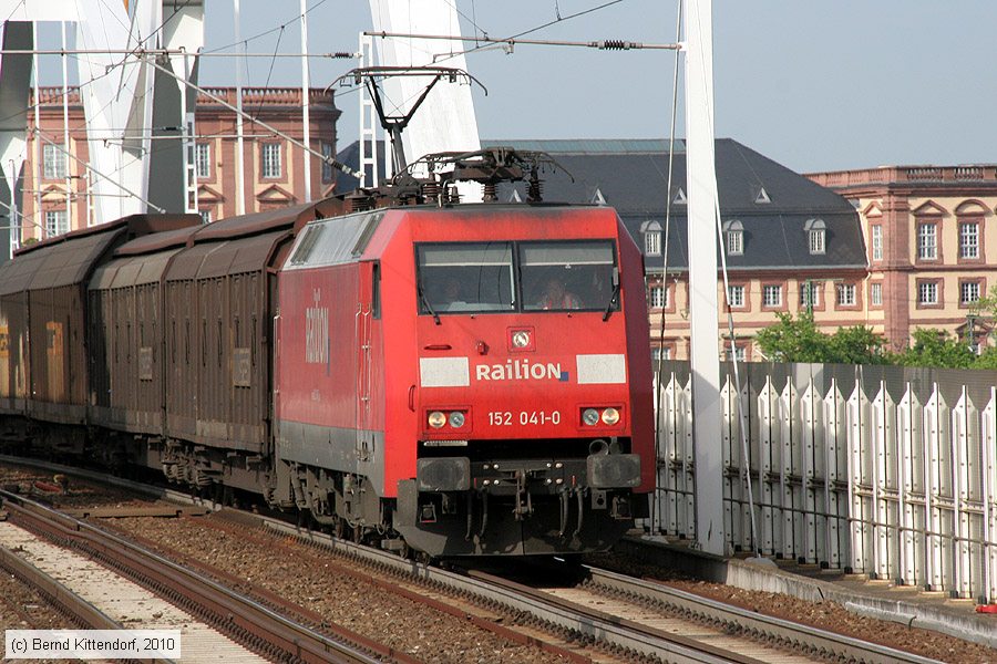 Deutsche Bahn - 152041-0
/ Bild: db1520410_bk1006100023.jpg
