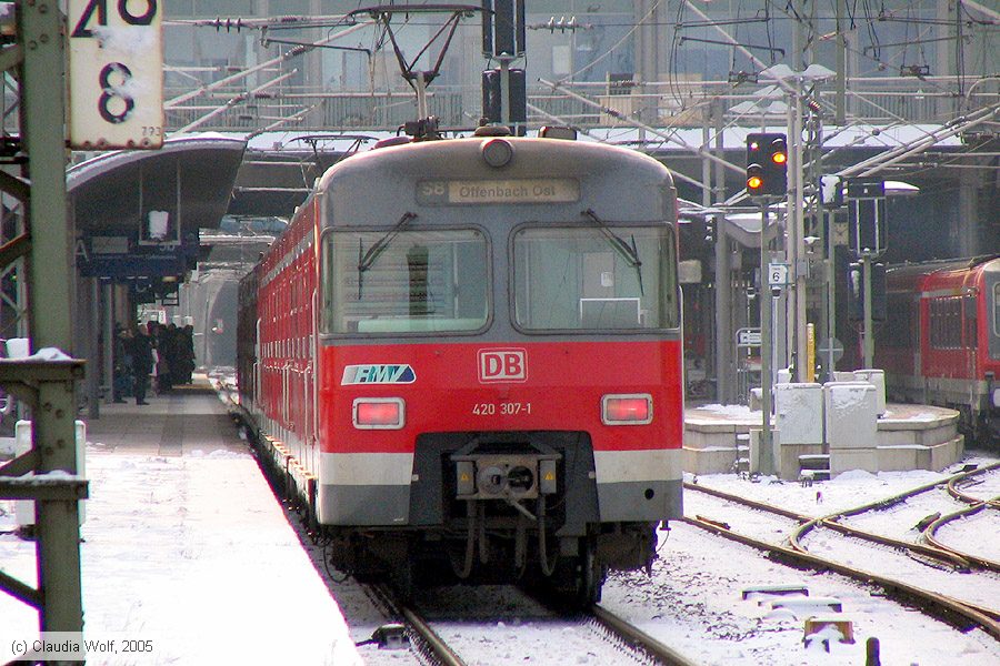 Deutsche Bahn - 420307-1
/ Bild: db4203071_cw025274.jpg Deutsche Bahn - 420307-1
/ Bild: db4203071_cw025274.jpg