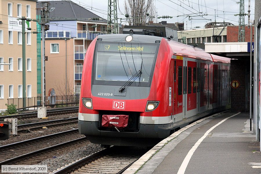 Deutsche Bahn - 422020-8
/ Bild: db4220208_bk0911260153.jpg