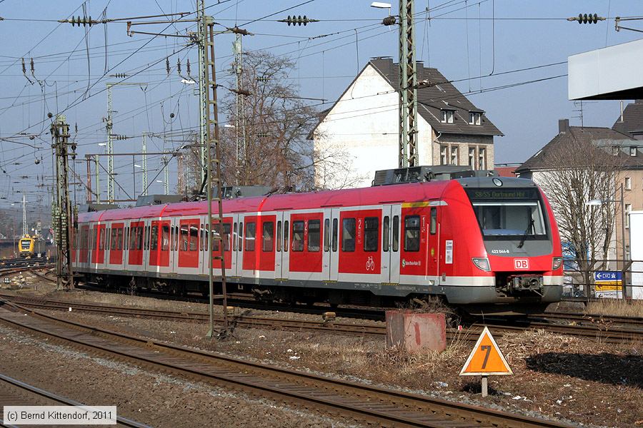 Deutsche Bahn - 422044-8
/ Bild: db4220448_bk1102170054.jpg