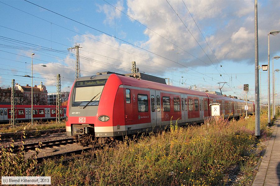 Deutsche Bahn - 423320-1
/ Bild: db4233201_bk1311250066.jpg