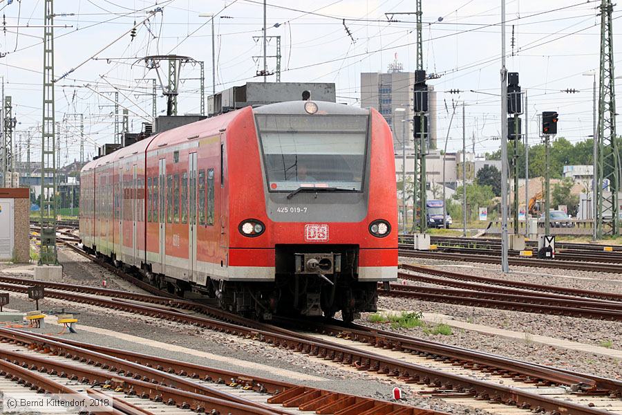 Deutsche Bahn - 425019-7
/ Bild: db4250197_bk1806290032.jpg