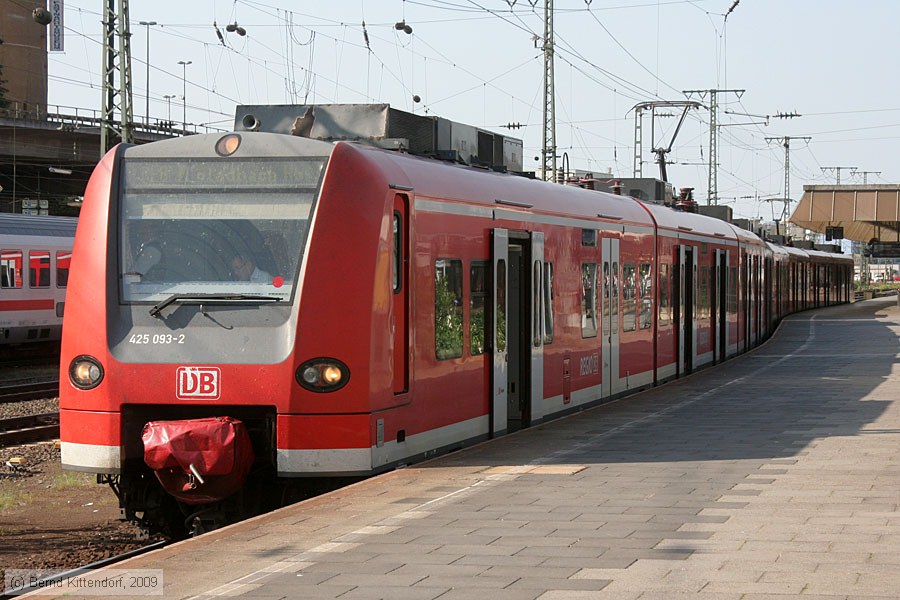 Deutsche Bahn - 425093-2
/ Bild: db4250932_bk0905240382.jpg