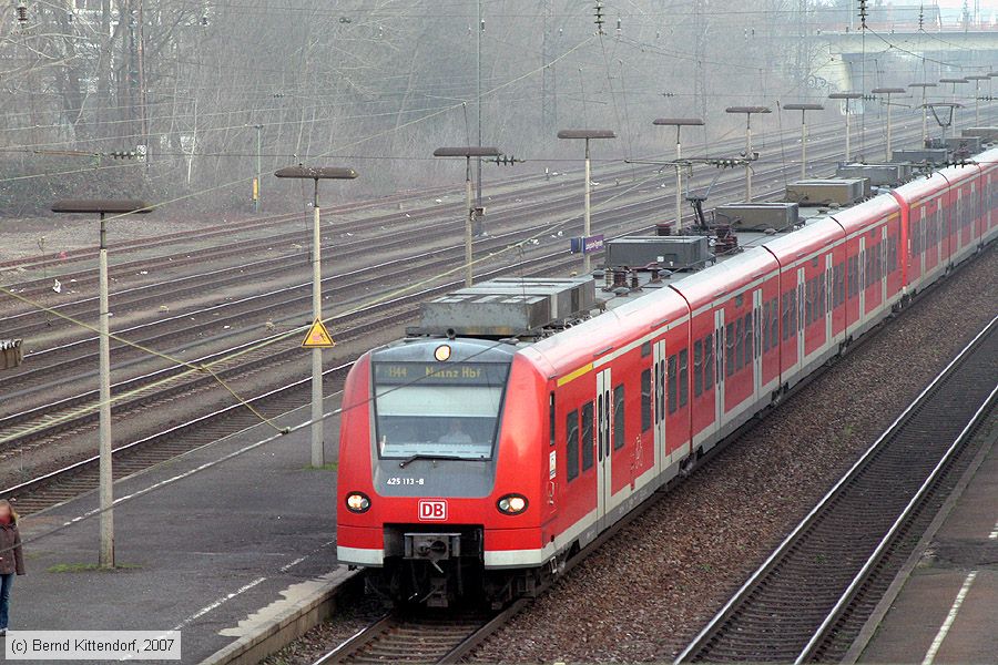 Deutsche Bahn - 425113-8
/ Bild: db4251138_bk0702200015.jpg