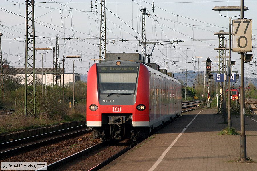 Deutsche Bahn - 425113-8
/ Bild: db4251138_bk0704060067.jpg