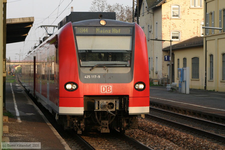 Deutsche Bahn - 425117-9
/ Bild: db4251179_bk0604200049.jpg