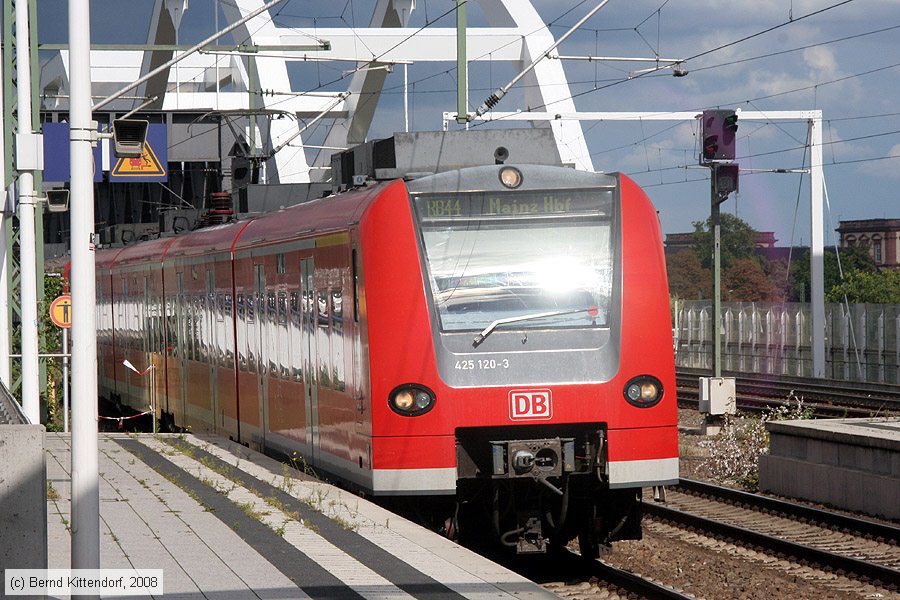 Deutsche Bahn - 425120-3
/ Bild: db4251203_bk0809080024.jpg