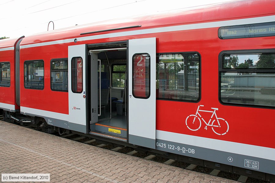 Deutsche Bahn - 425122-9
/ Bild: db4251229_bk1007130031.jpg