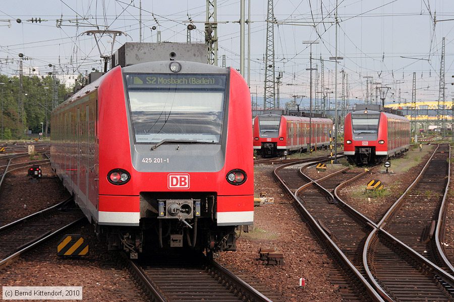 Deutsche Bahn - 425201-1
/ Bild: db4252011_bk1005180028.jpg