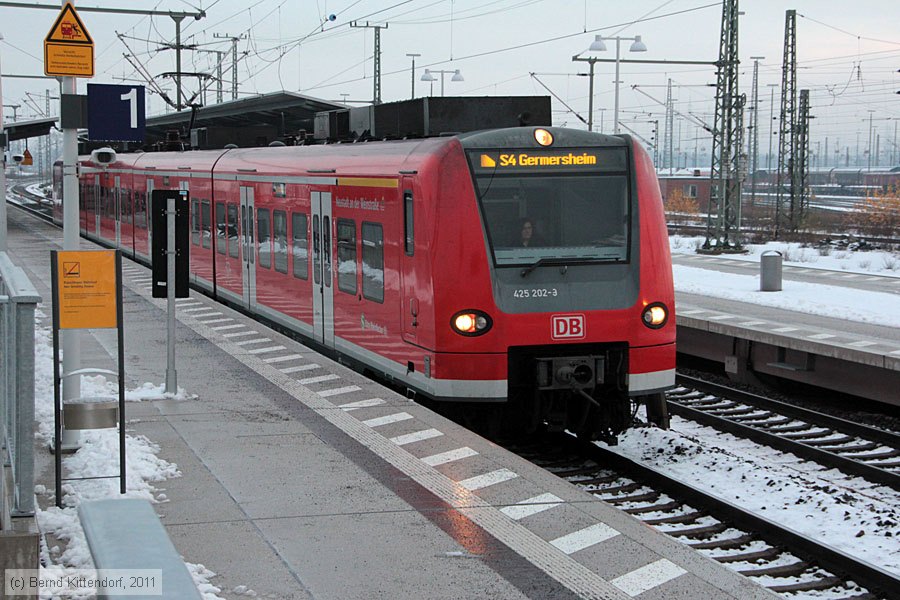 Deutsche Bahn - 425202-9
/ Bild: db4252029_bk1112200093.jpg
