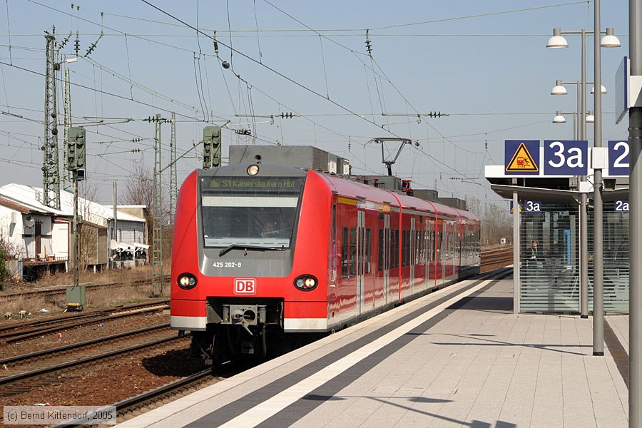 Deutsche Bahn - 425202-9
/ Bild: db4252029_e0015282.jpg