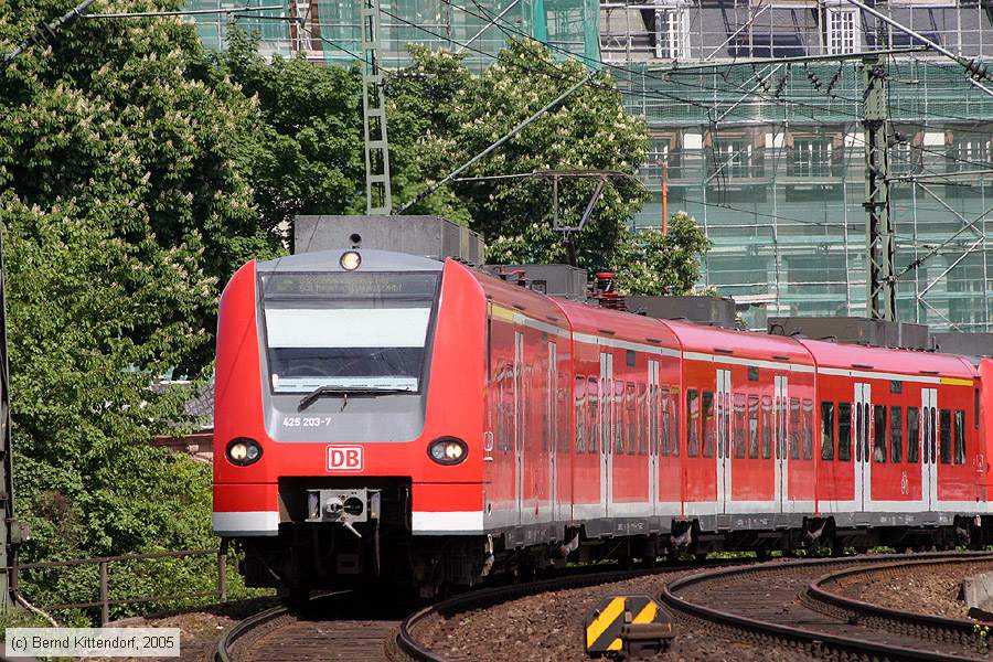 Deutsche Bahn - S-Bahn Rhein Neckar - 425203-7
/ Bild: db4252037_e0018327.jpg