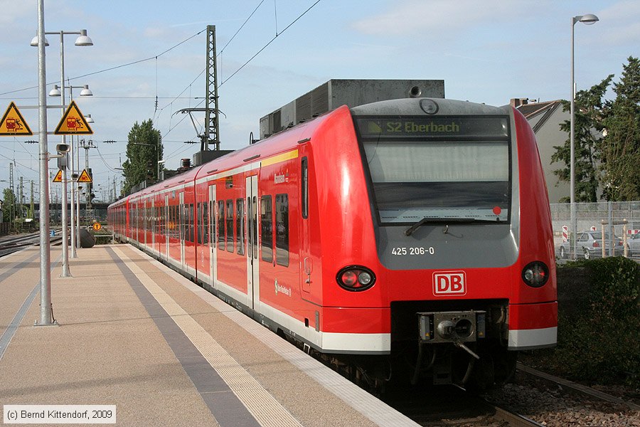 Deutsche Bahn - S-Bahn Rhein Neckar - 425206-0
/ Bild: db4252060_bk0906040134.jpg