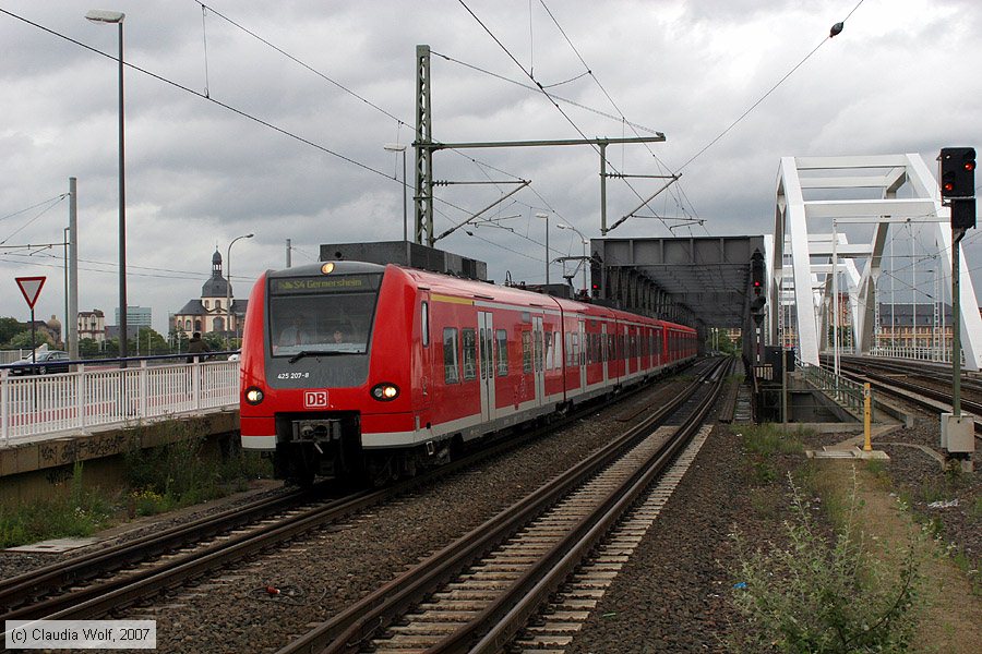 Deutsche Bahn - 425207-8
/ Bild: db4252078_cw0706260001.jpg