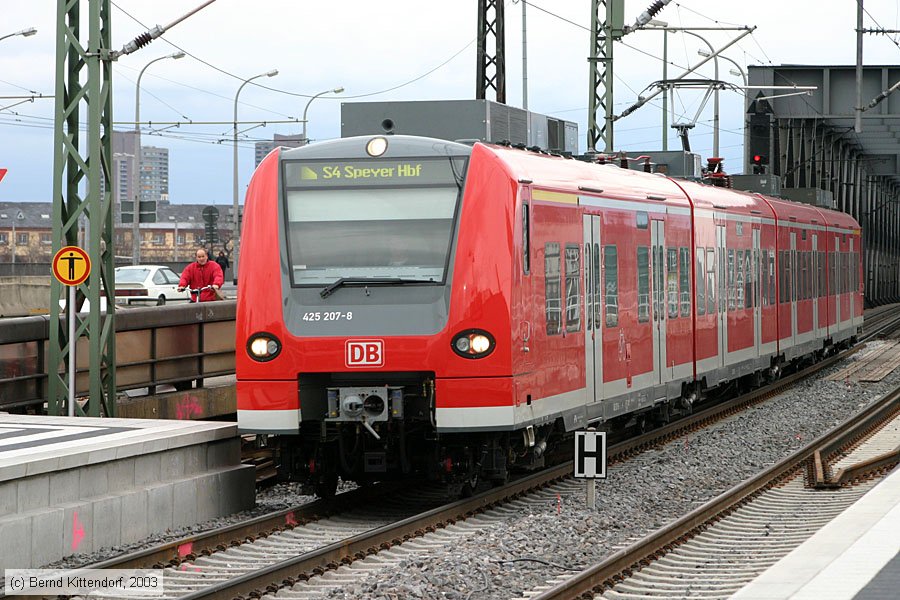 Deutsche Bahn - 425207-8
/ Bild: db4252078_e0001076.jpg
