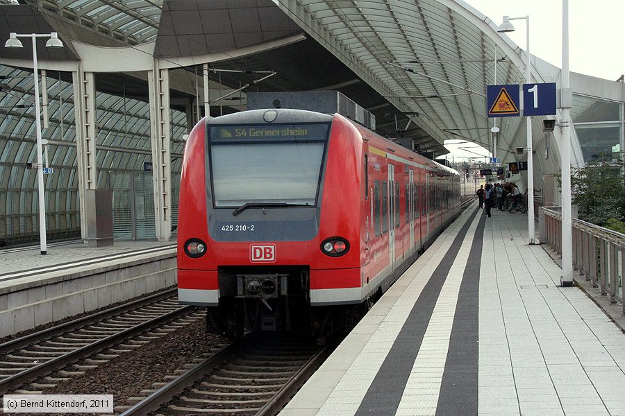 Deutsche Bahn - S-Bahn Rhein Neckar - 425210-2
/ Bild: db4252102_bk1107270195.jpg