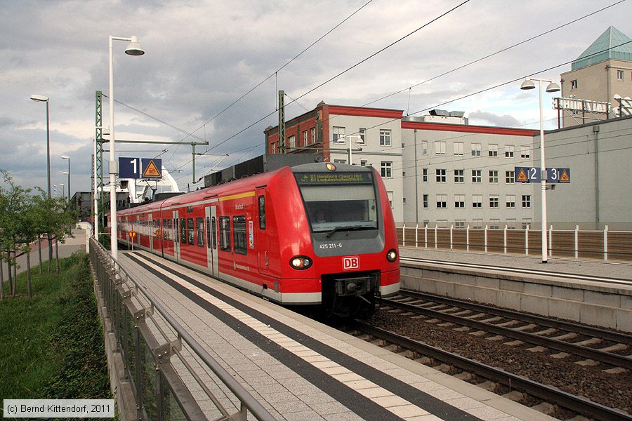 Deutsche Bahn - S-Bahn Rhein Neckar - 425211-0
/ Bild: db4252110_bk1107230101.jpg Deutsche Bahn - S-Bahn Rhein Neckar - 425211-0
/ Bild: db4252110_bk1107230101.jpg