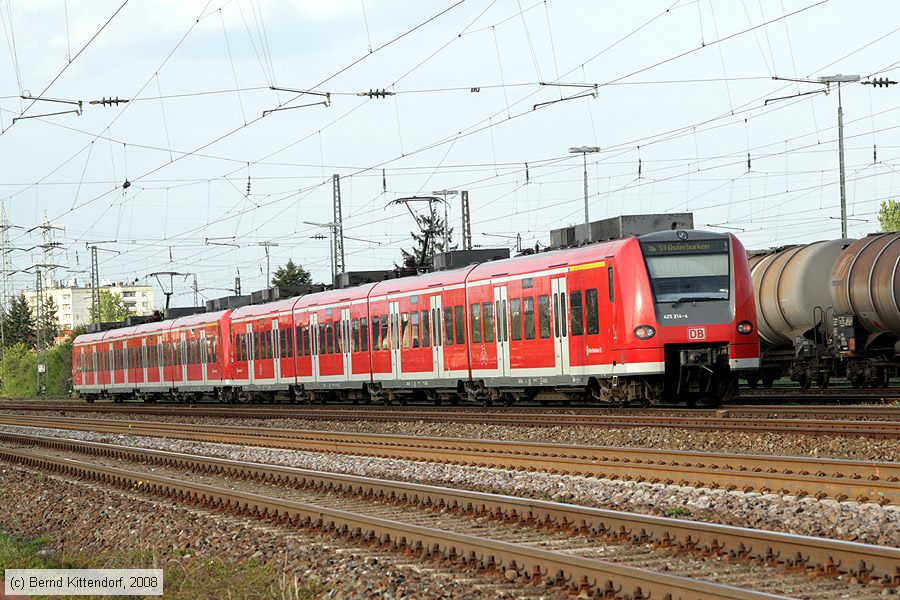 Deutsche Bahn - S-Bahn Rhein Neckar - 425214-4
/ Bild: db4252144_bk0804240011.jpg
