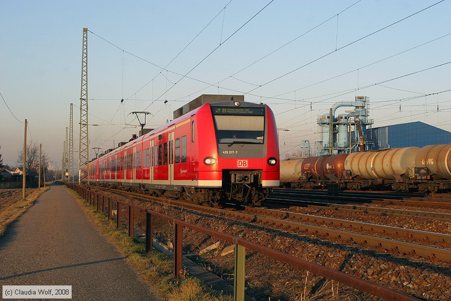 Deutsche Bahn - S-Bahn Rhein Neckar - 425217-7
/ Bild: db4252177_cw0802190051.jpg