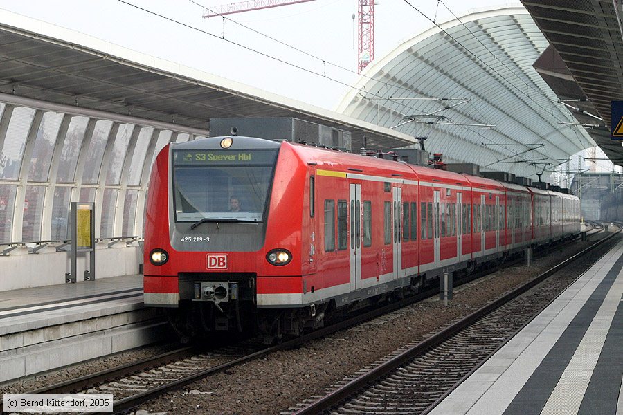 Deutsche Bahn - 425219-3
/ Bild: db4252193_e0013269.jpg