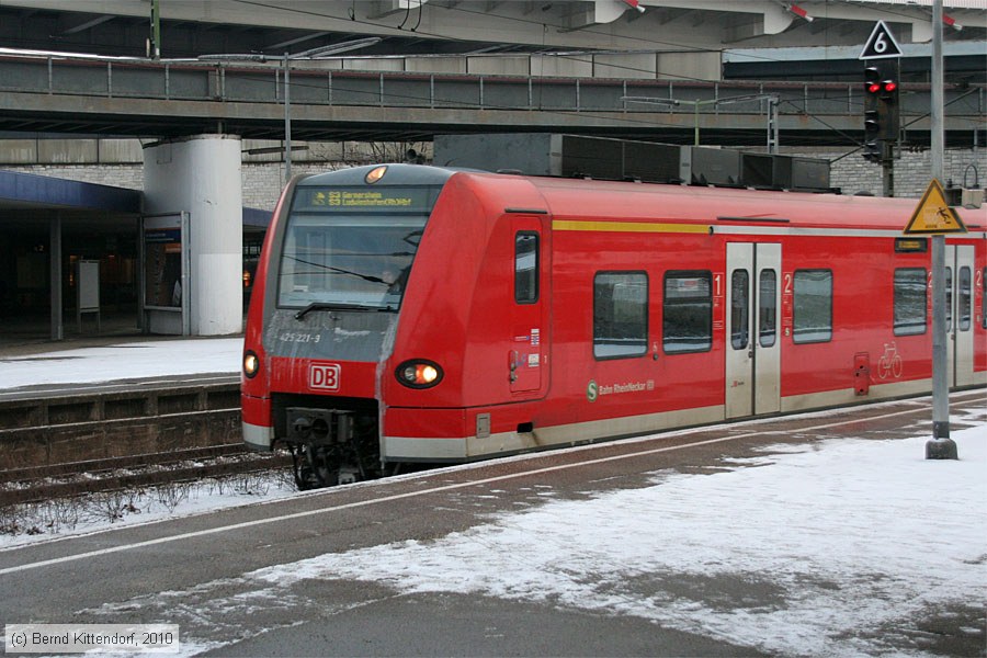 Deutsche Bahn - 425221-9
/ Bild: db4252219_bk1012160001.jpg