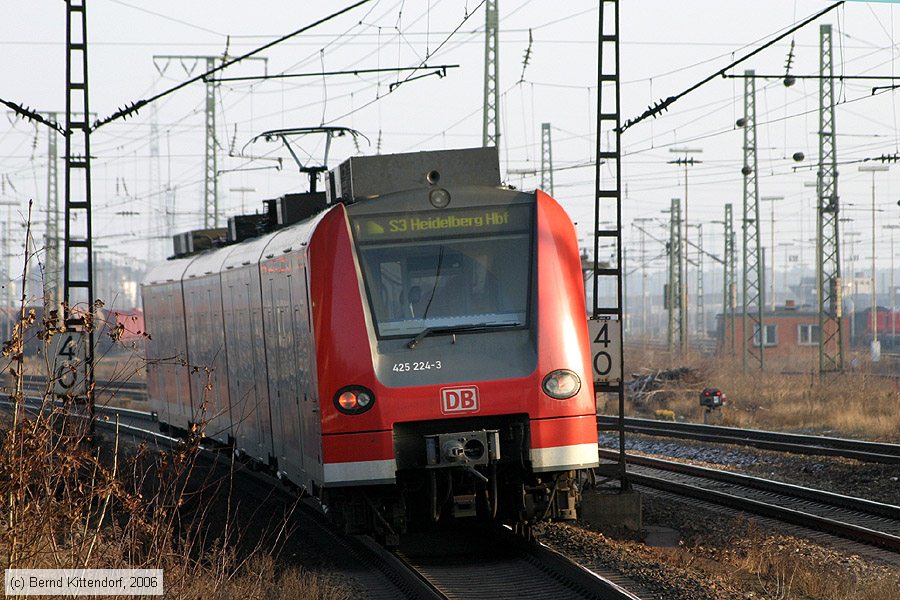 Deutsche Bahn - S-Bahn Rhein Neckar - 425224-3
/ Bild: db4252243_e0025876.jpg