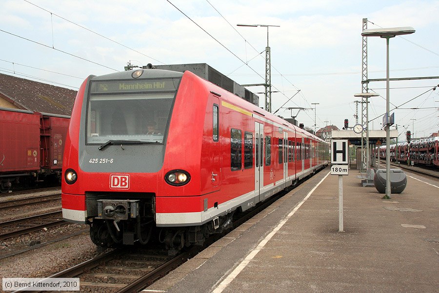 Deutsche Bahn - 425251-6
/ Bild: db4252516_bk1004270043.jpg