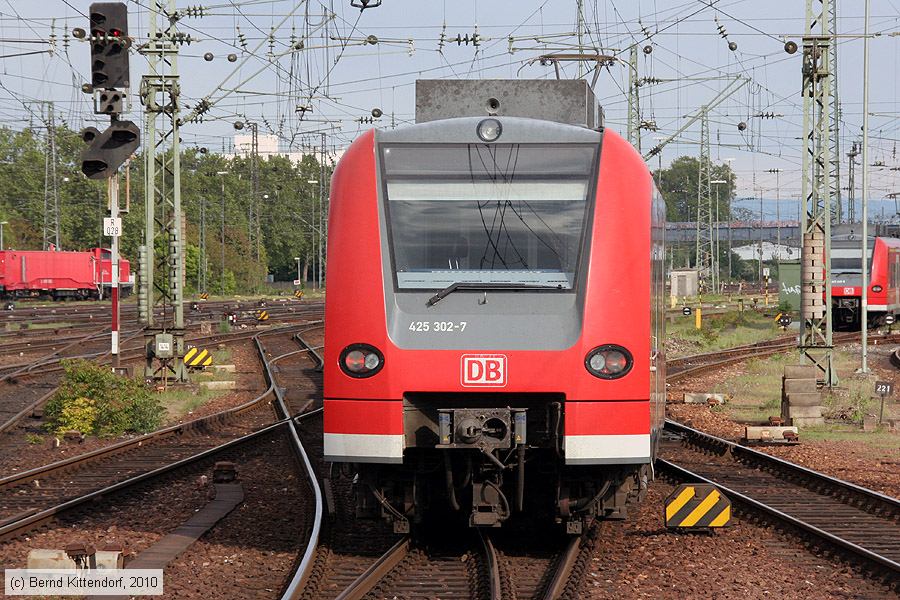 Deutsche Bahn - 425302-7
/ Bild: db4253027_bk1005180030.jpg