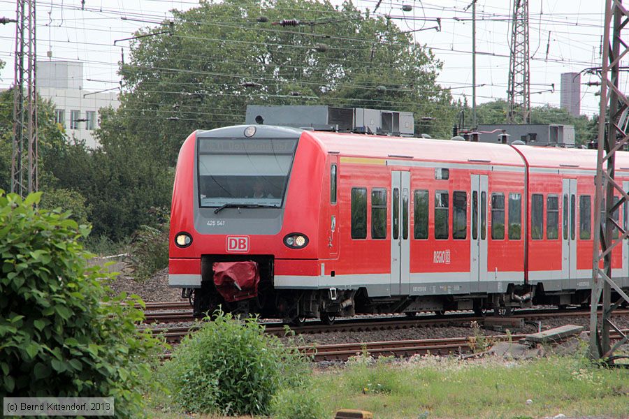 Deutsche Bahn - 425 541
/ Bild: db425541_bk1309010118.jpg