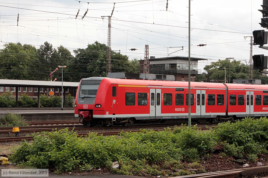 Deutsche Bahn - 425 541
/ Bild: db425541_bk1309010119.jpg