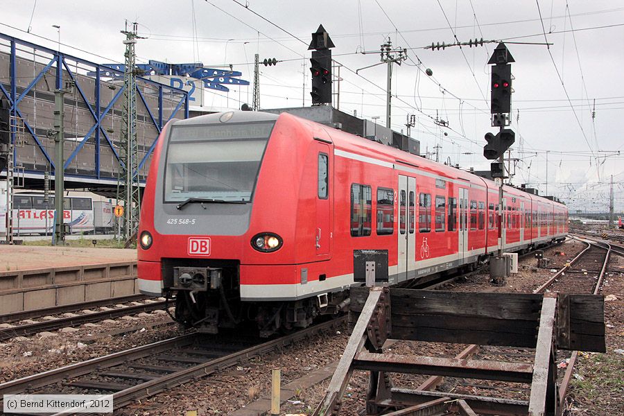 Deutsche Bahn - 425548-5
/ Bild: db4255485_bk1207200068.jpg