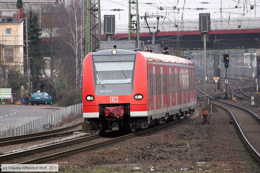 Deutsche Bahn - 425573-3
/ Bild: db4255733_cw1102150077.jpg Deutsche Bahn - 425573-3
/ Bild: db4255733_cw1102150077.jpg