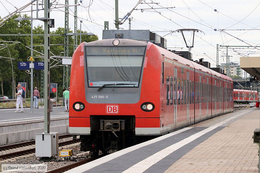 Deutsche Bahn - 425586-5
/ Bild: db4255865_bk2009100073.jpg