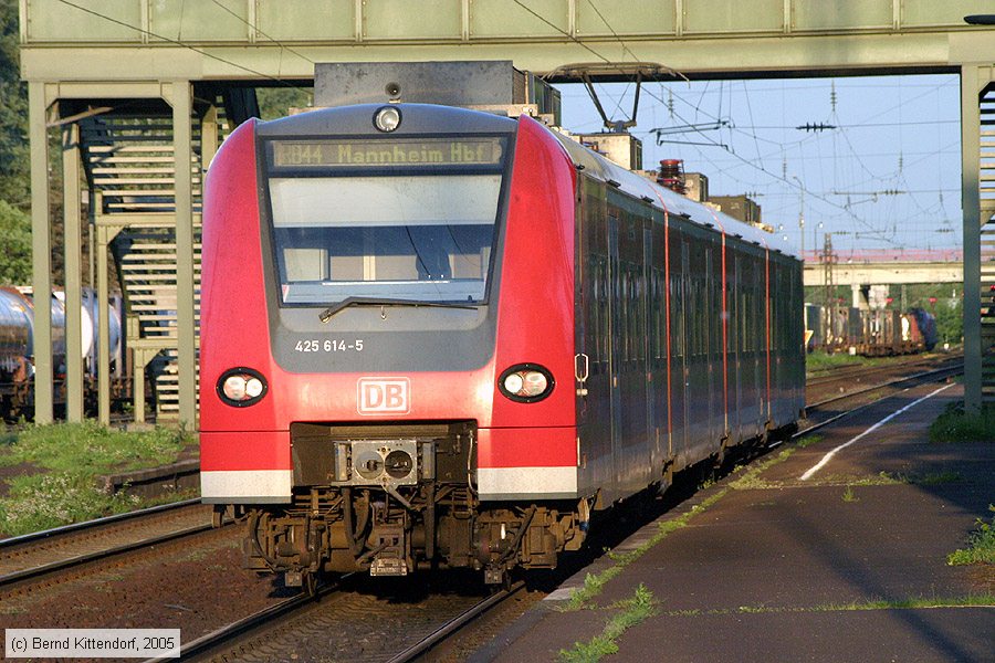 Deutsche Bahn - 425614-5
/ Bild: db4256145_e0020170.jpg Deutsche Bahn - 425614-5
/ Bild: db4256145_e0020170.jpg