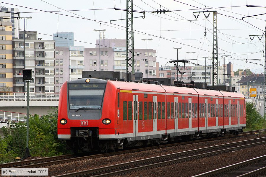 Deutsche Bahn - 425615-2
/ Bild: db4256152_bk0710130009.jpg