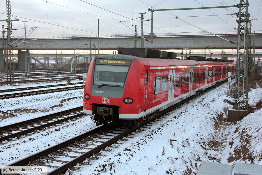 Deutsche Bahn - S-Bahn Rhein Neckar - 425702-8
/ Bild: db4257028_bk1112200094.jpg Deutsche Bahn - S-Bahn Rhein Neckar - 425702-8
/ Bild: db4257028_bk1112200094.jpg