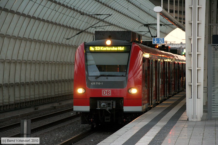 Deutsche Bahn - S-Bahn Rhein Neckar - 425710-1
/ Bild: db4257101_bk1003090001.jpg