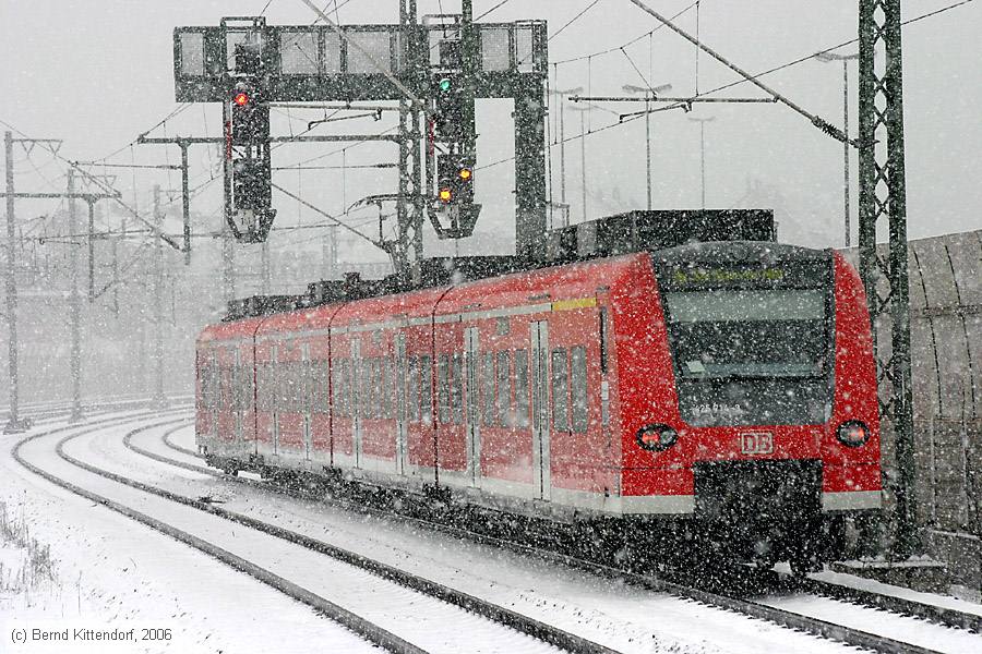 Deutsche Bahn - S-Bahn Rhein Neckar - 425714-3
/ Bild: db4257143_bk0603030022.jpg