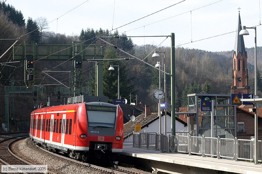 Deutsche Bahn - 425717-6
/ Bild: db4257176_e0015330.jpg