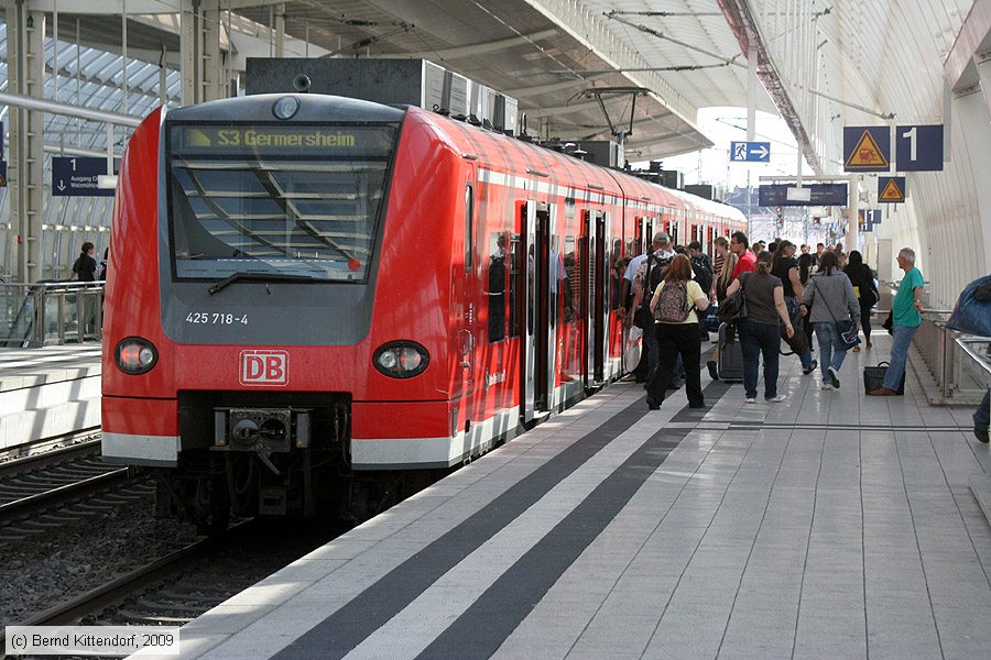 Deutsche Bahn - S-Bahn Rhein Neckar - 425718-4
/ Bild: db4257184_bk0906030085.jpg