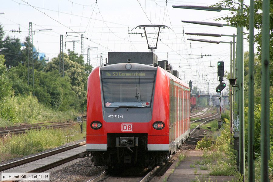 Deutsche Bahn - S-Bahn Rhein Neckar - 425718-4
/ Bild: db4257184_bk0906040122.jpg