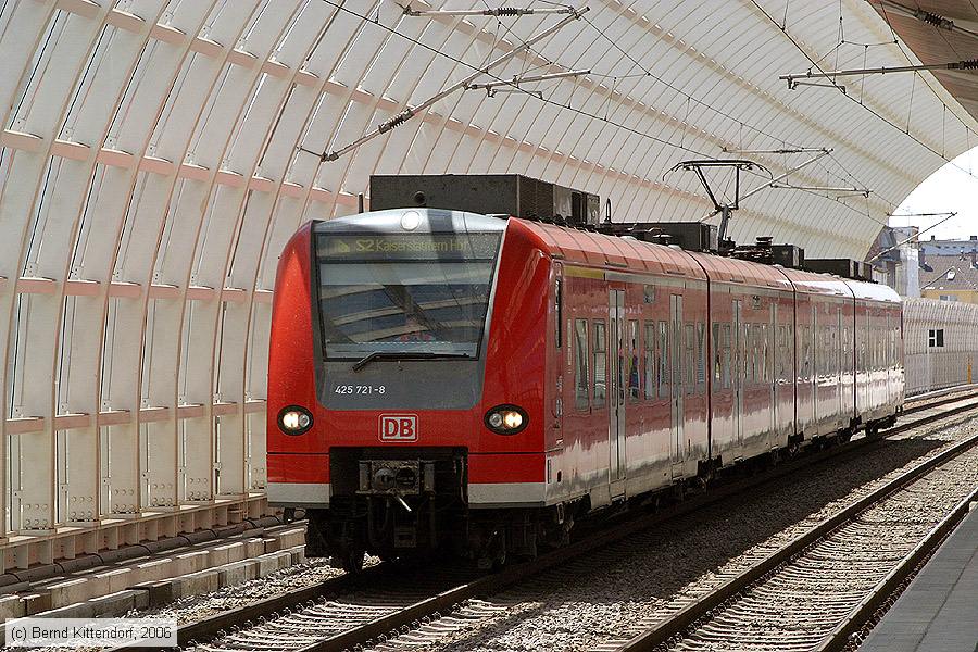 Deutsche Bahn - 425721-8
/ Bild: db4257218_bk0606120069.jpg