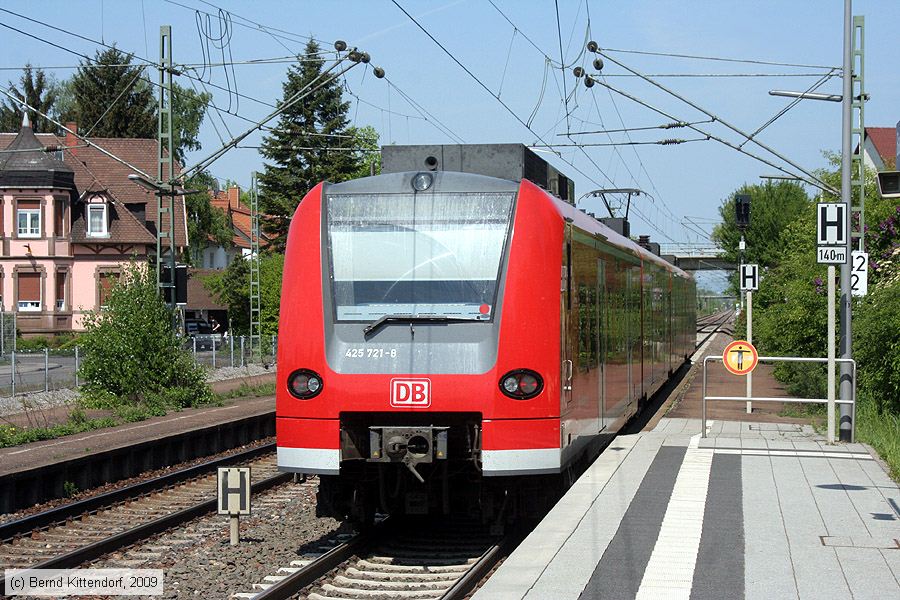 Deutsche Bahn - 425721-8
/ Bild: db4257218_bk0904250095.jpg
