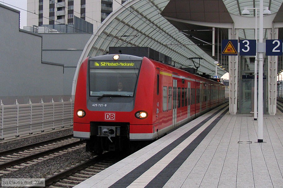 Deutsche Bahn - 425721-8
/ Bild: db4257218_cw006177.jpg