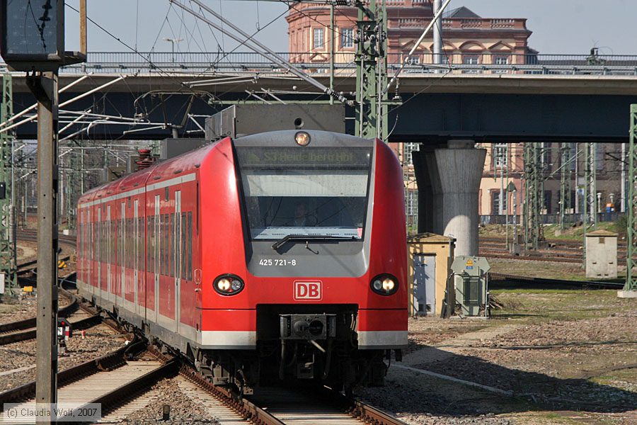 Deutsche Bahn - 425721-8
/ Bild: db4257218_cw0703110031.jpg
