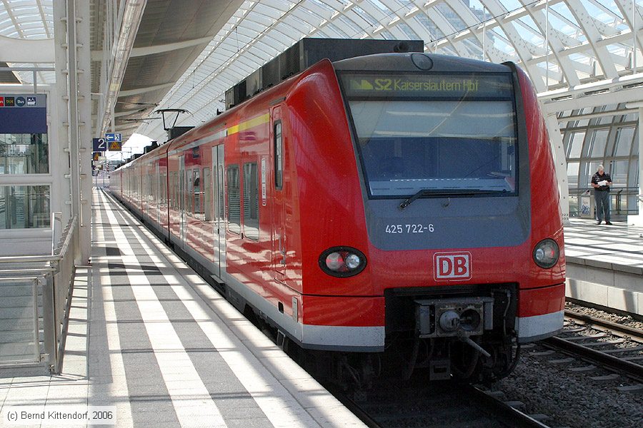 Deutsche Bahn - S-Bahn Rhein Neckar - 425722-6
/ Bild: db4257226_bk0606120068.jpg
