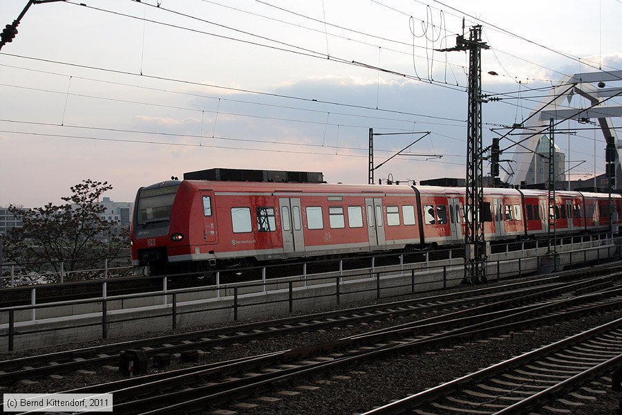 Deutsche Bahn - 425723-4
/ Bild: db4257234_bk1102080047.jpg