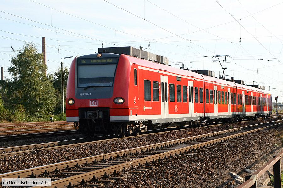 Deutsche Bahn - S-Bahn Rhein Neckar - 425726-7
/ Bild: db4257267_bk0709200012.jpg