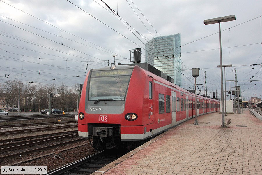 Deutsche Bahn - S-Bahn Rhein Neckar - 425727-5
/ Bild: db4257275_bk1212280055.jpg